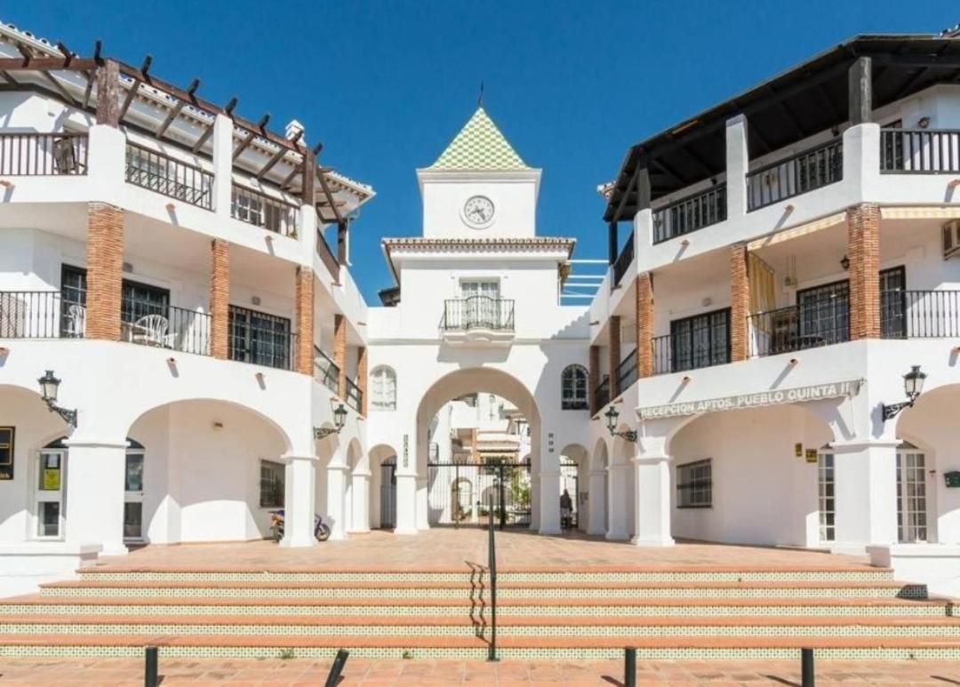 Apartamento Cerca Del Mar Con Piscina Y Parking. Benalmádena Exterior photo